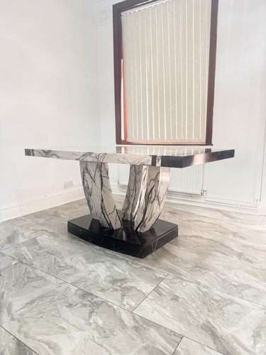 Black and white marble effect - white,